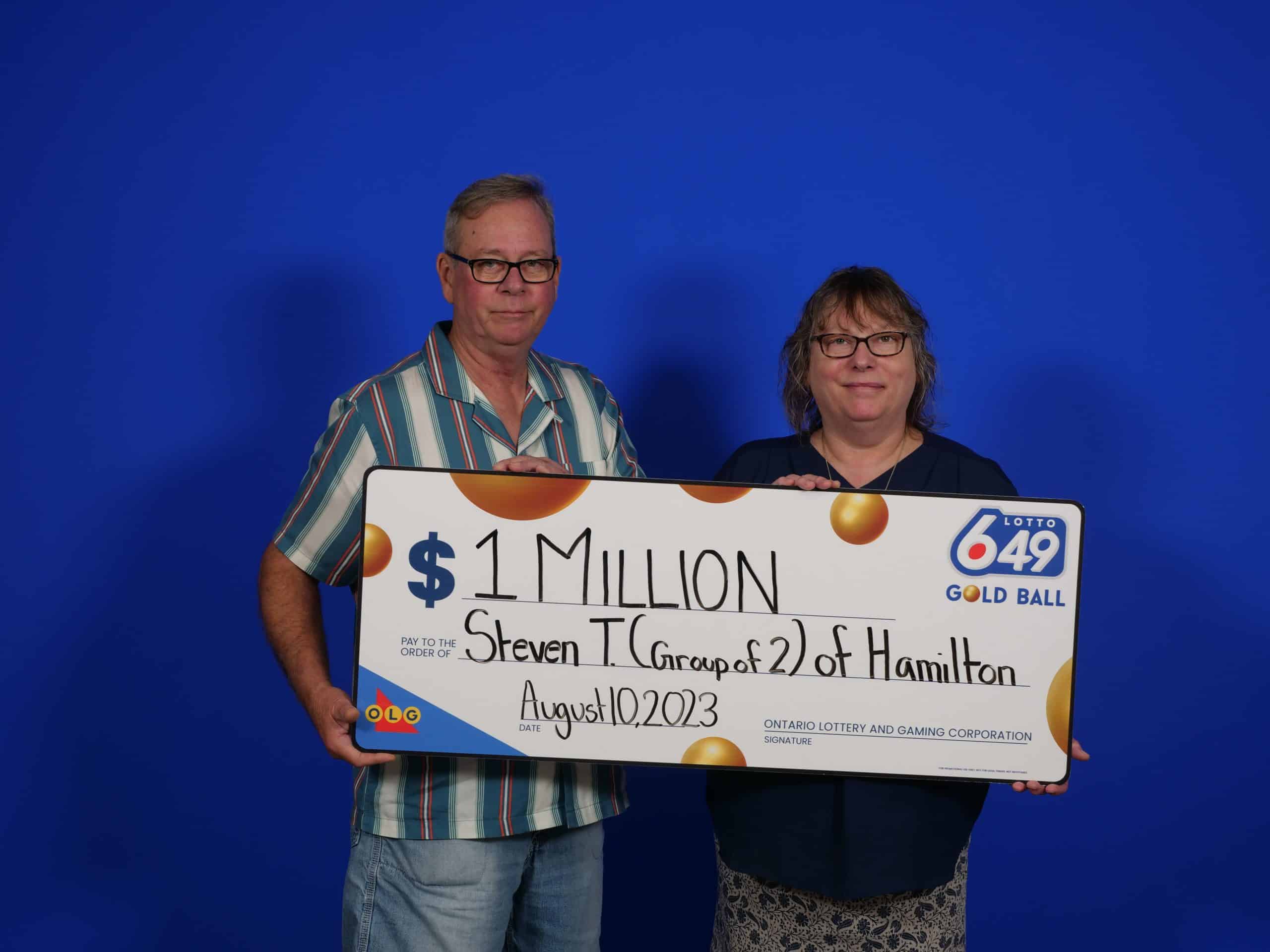 Steven Taylor and Patti-Sue Cushenan celebrate their $1-million Lotto 6/49 windfall. COURTESY OF OLG